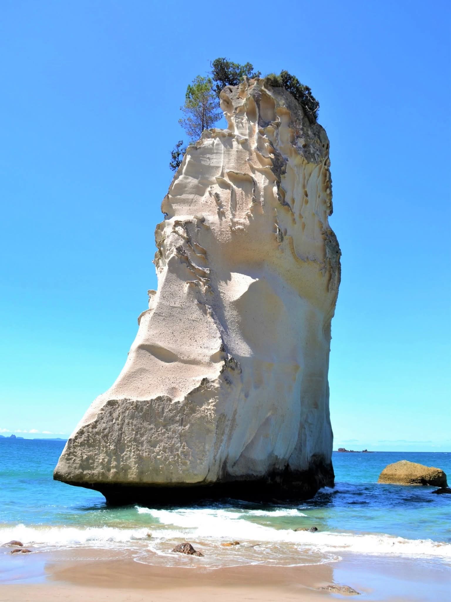 Cathedral Cove, New Zealand.