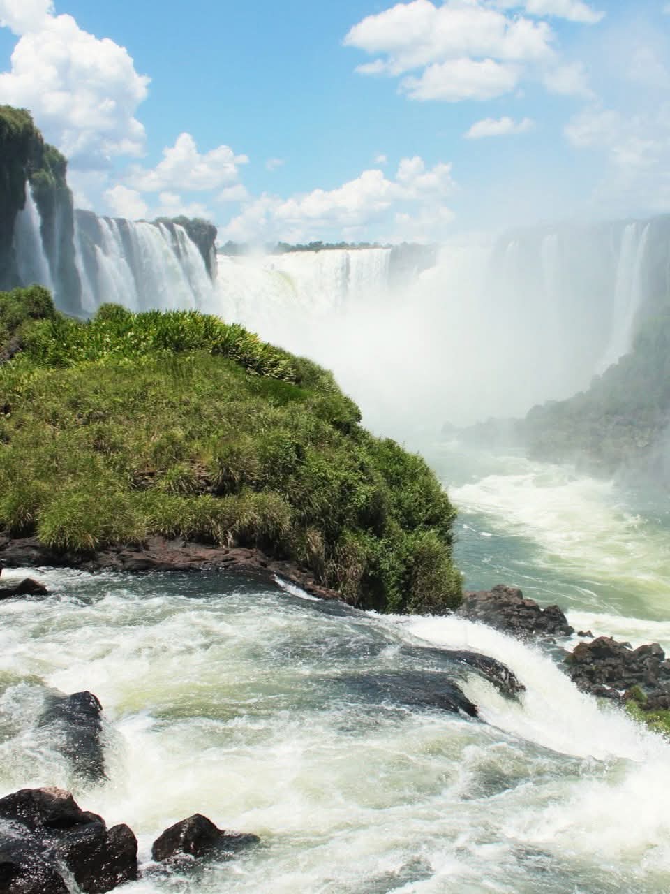 Iguazu Falls, Argentina / Brazil.