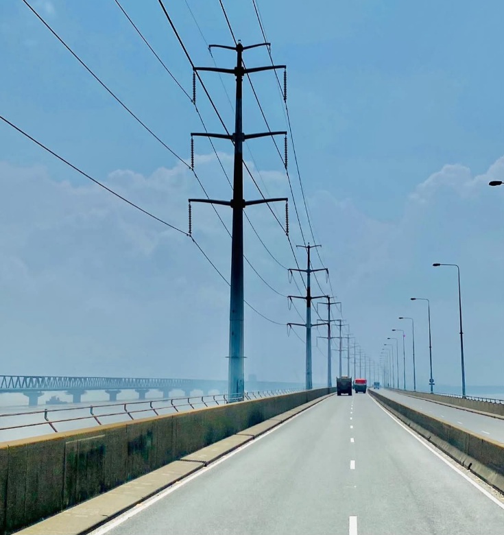 যমুনা সেতুর সুন্দর দৃশ্য।