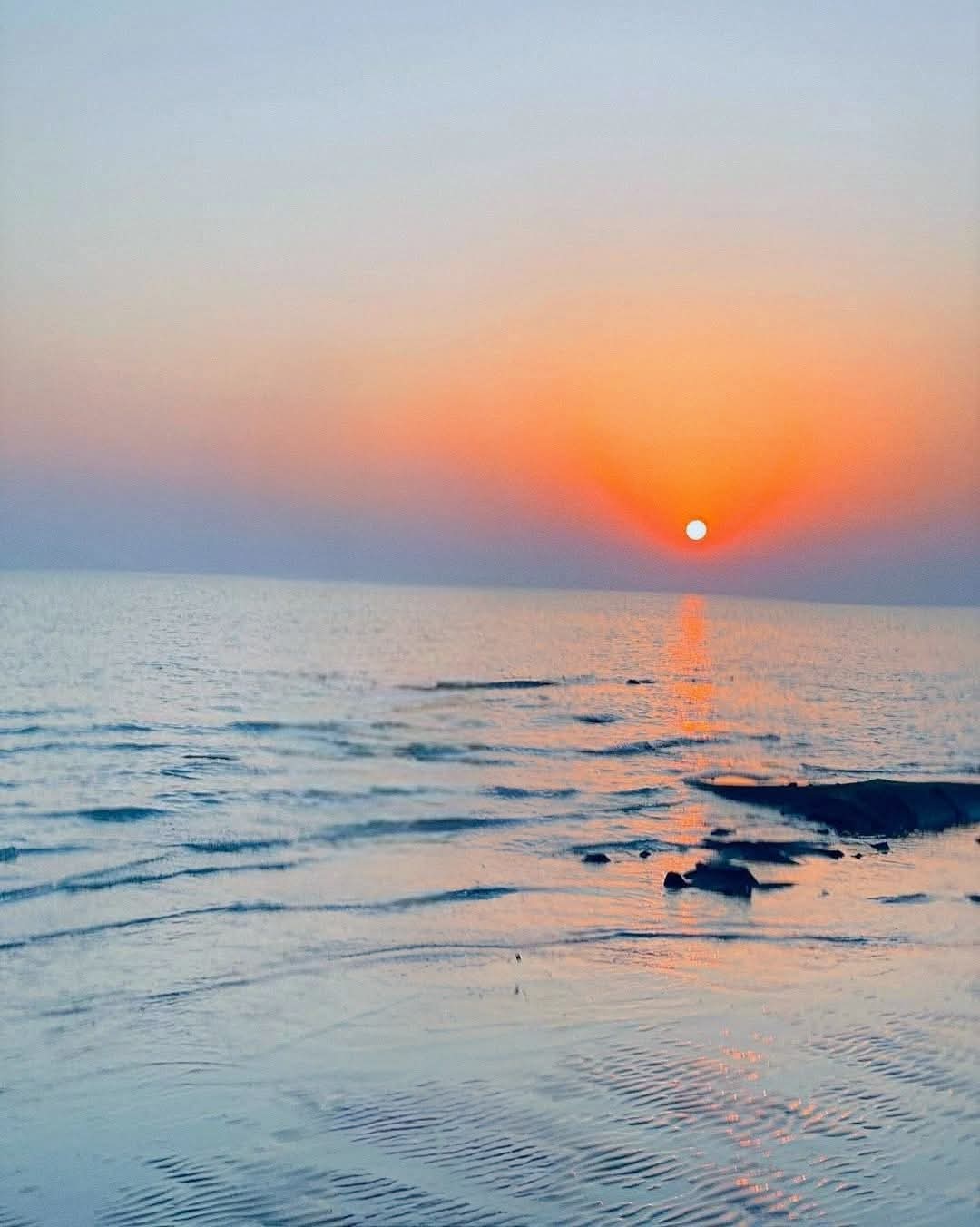 সমুদ্র আর সূর্যাস্ত একসাথে দেখার সেরা জায়গা কক্সবাজার, বাংলাদেশ। ❤️