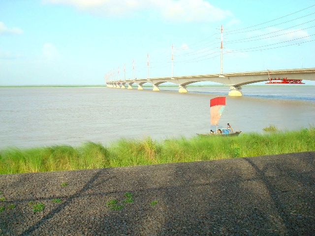 যমুনা সেতুর সুন্দর দৃশ্য।