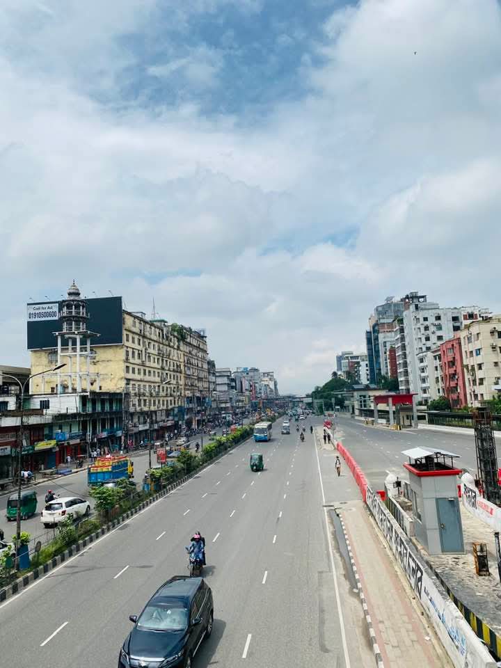 চেয়ারম্যান বাড়ি, বনানী ঢাকা, বাংলাদেশ।