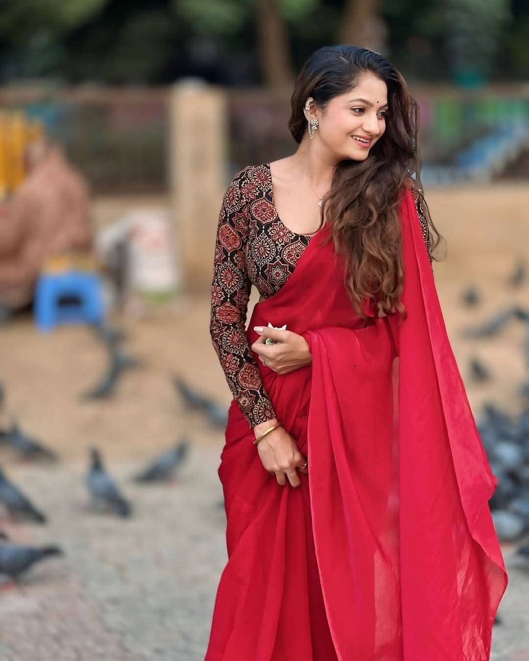 Sanam Joshi - Indian Saree Beauty