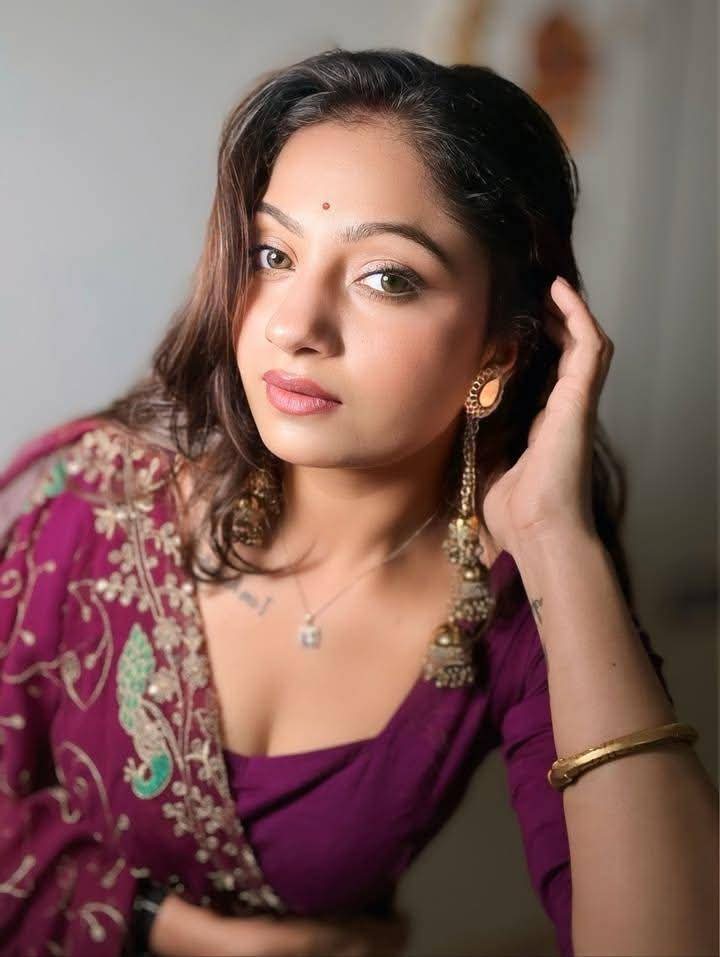 Sanam Joshi - Indian Saree Beauty