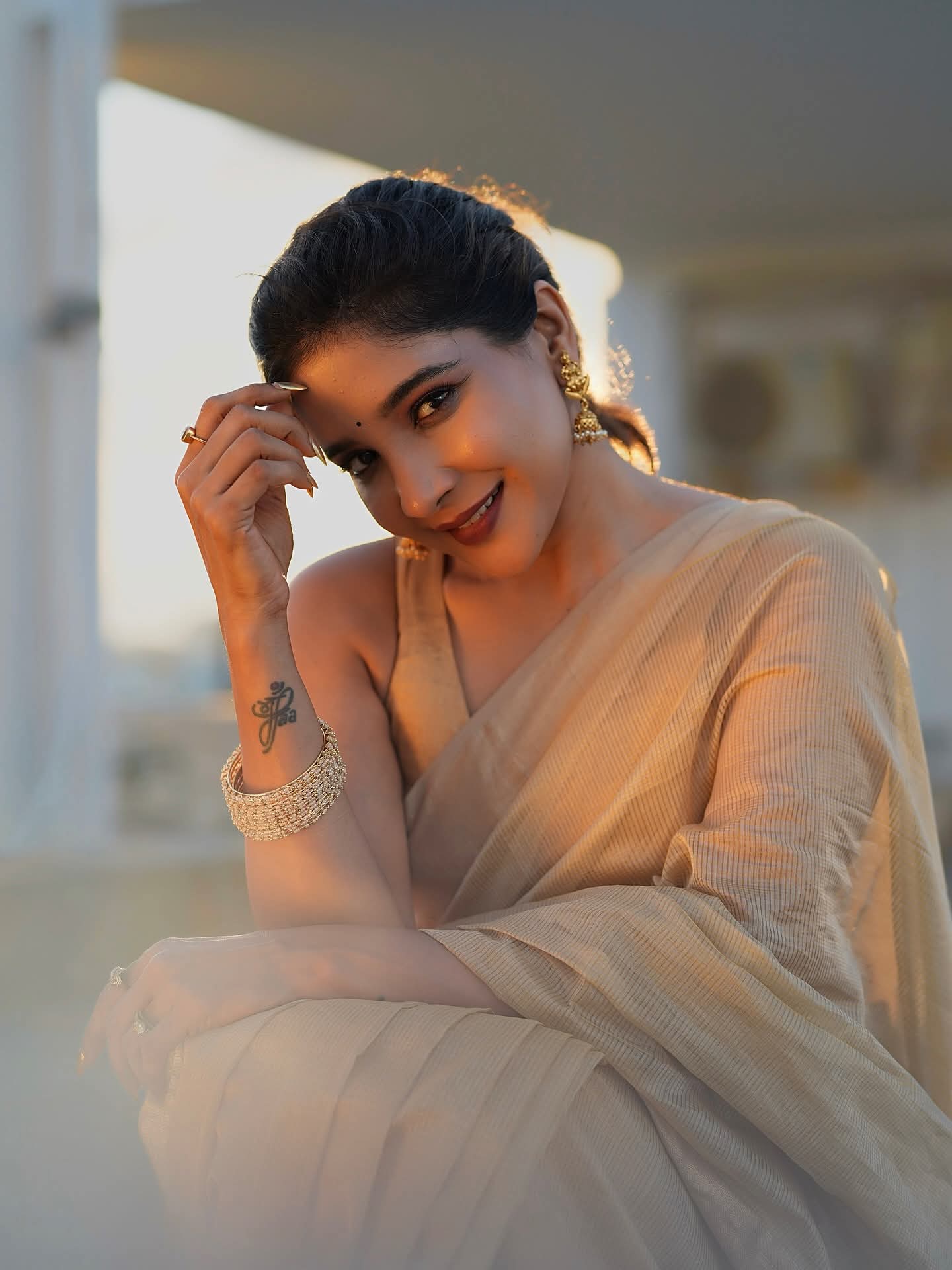 Sakshi Agarwal - Telugu Beautiful Actor - Indian Saree Beauty