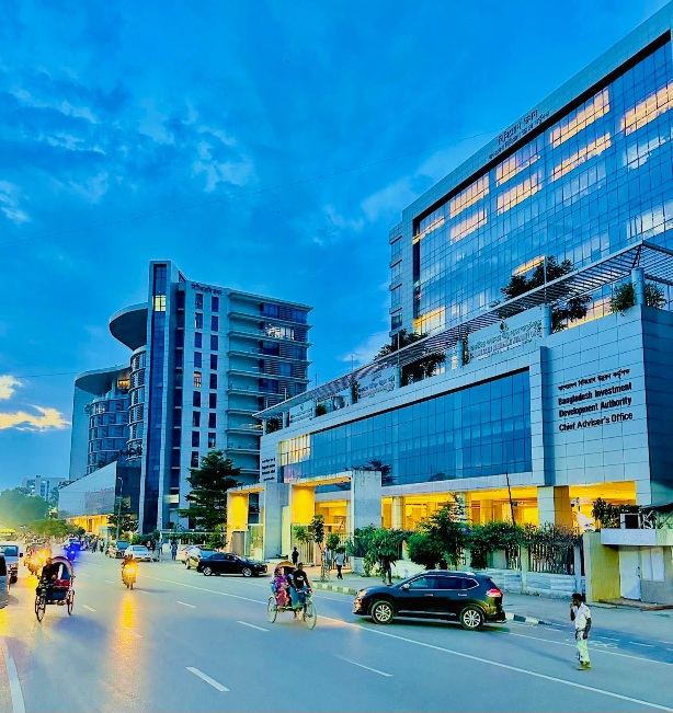 বিদেশ নয়, আমাদেরই শ্যামলী - আগারগাঁও লিংক রোডের সন্ধ্যার চিত্র! ঢাকার বুকে এমন মনোমুগ্ধকর দৃশ্য দেখলে বিশ্বাসই হয় না! এটা আমাদেরই বাংলাদেশ! 🇧🇩