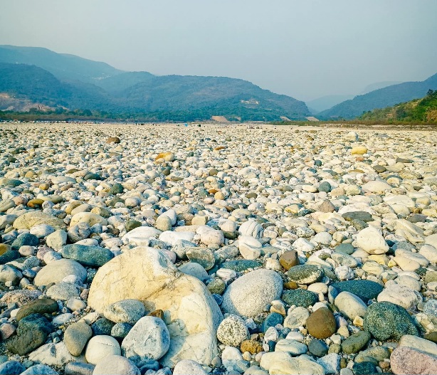প্রকৃতির কোলে প্রশান্তির স্পর্শ।
ভোলাগঞ্জ সাদা পাথর। সিলেট, বাংলাদেশ।