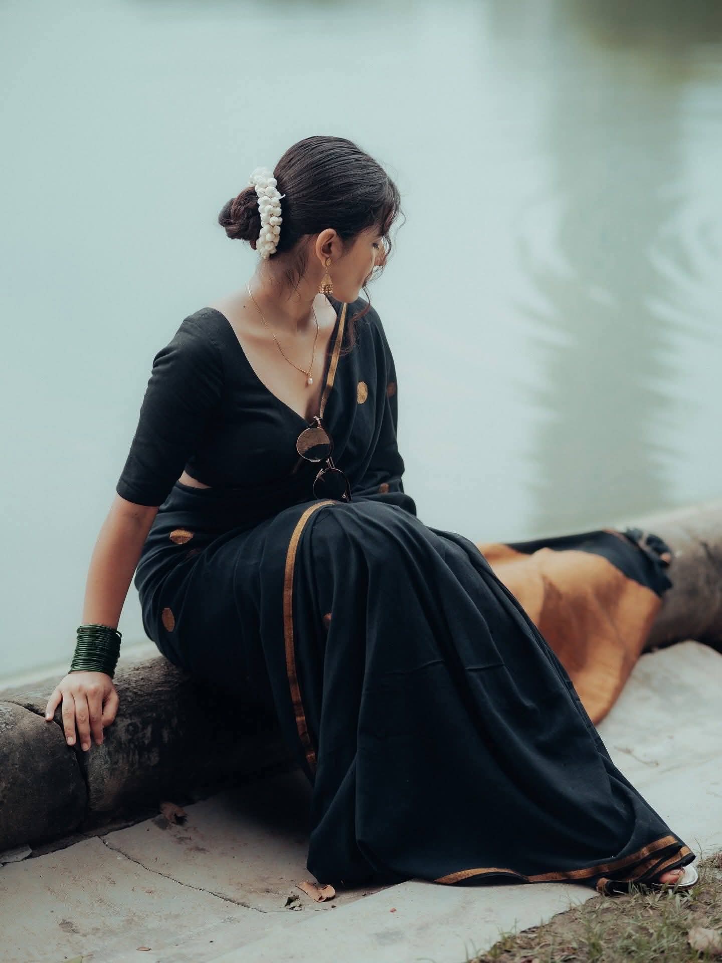 Anusa Pan - Indian Saree Model - Black Saree Beauty - Black Saree Lover