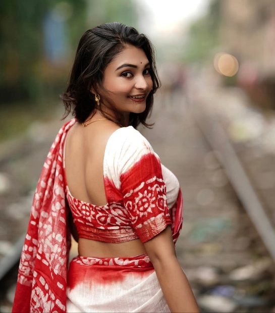 Trisha Podder - Indian Saree Beauty - Indian Saree Lover - Indian Saree Model