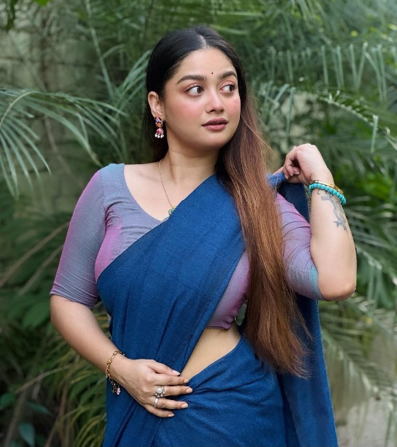 Pratyusha Paul - Kolkata Beautiful Actor - West Bengal Saree Model- Kolkata Saree Blouse Beauty - Kolkata Saree Blouse Lover - Saree Blouse Fashion