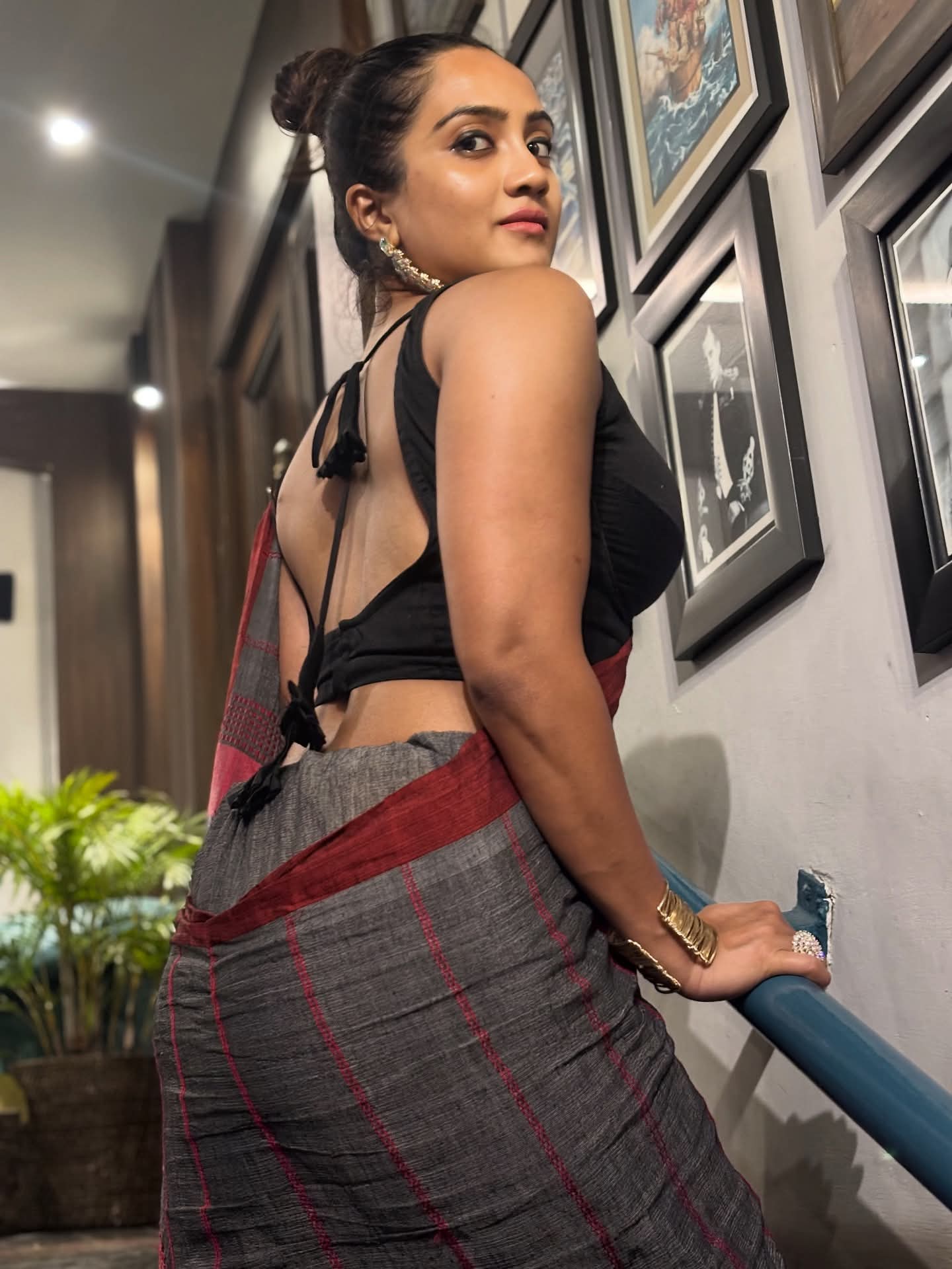 Amika Shail - West Bengal Saree beauty - Backless Blouse Fashion - Kolkata Saree Blouse Model - Indian Saree Fashion - Saree Blouse Lover