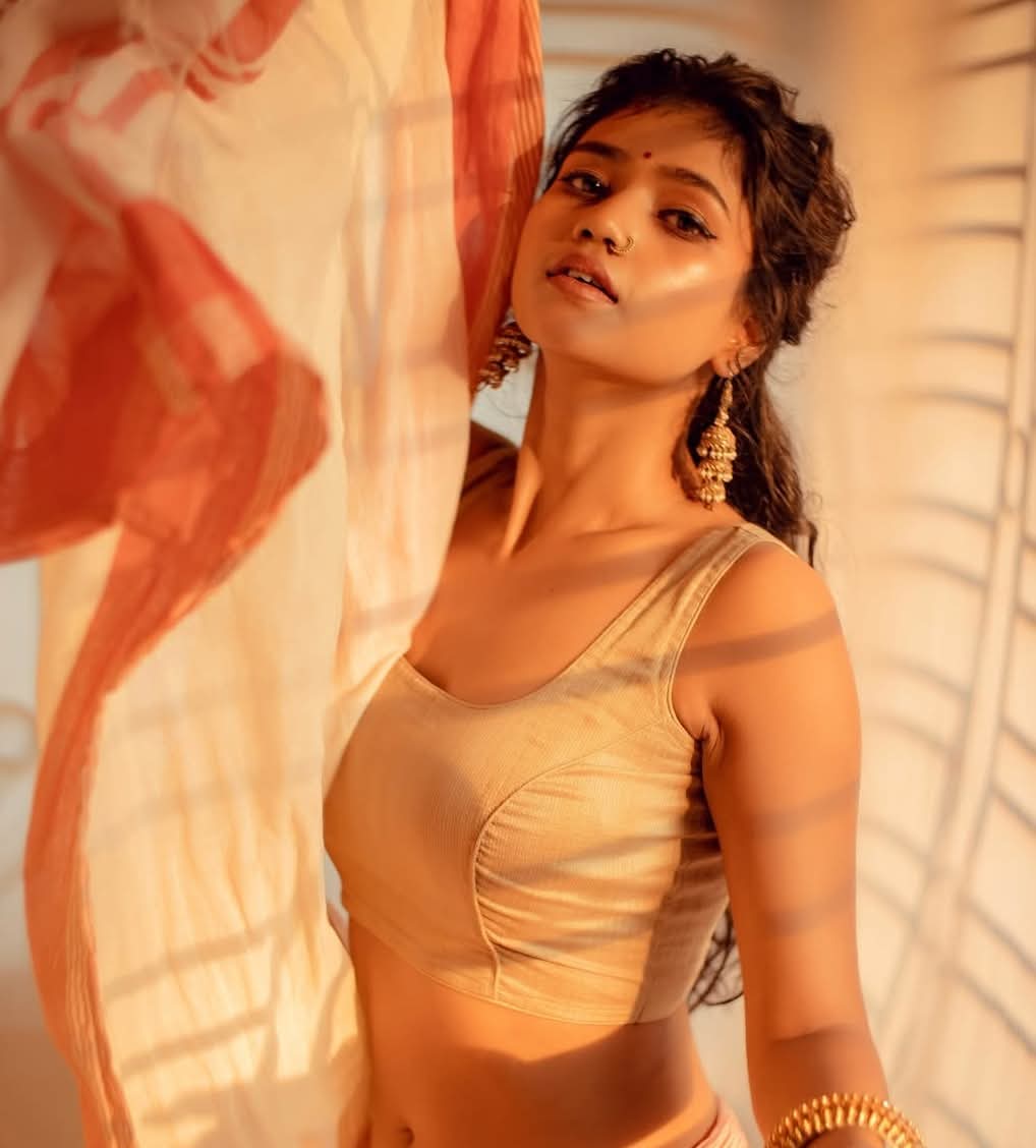 Jharna Kajol Sarkar - Indian Beautiful Saree Model - Saree Blouse Fashion - Indian Saree Beauty - Indian Woman Saree Model