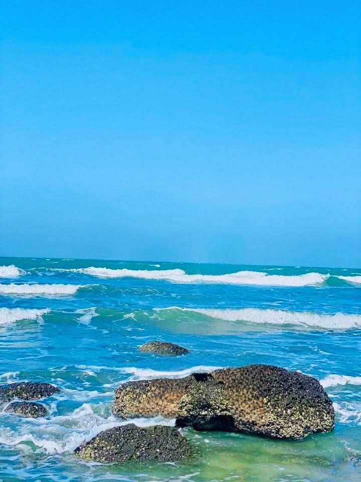 প্রবাল দ্বীপ সেন্টমার্টিনে জীবনে একবার হলেও ভ্রমণ করে এই অসাধারণ সৌন্দর্যে অবগাহন করা উচিত।❤️