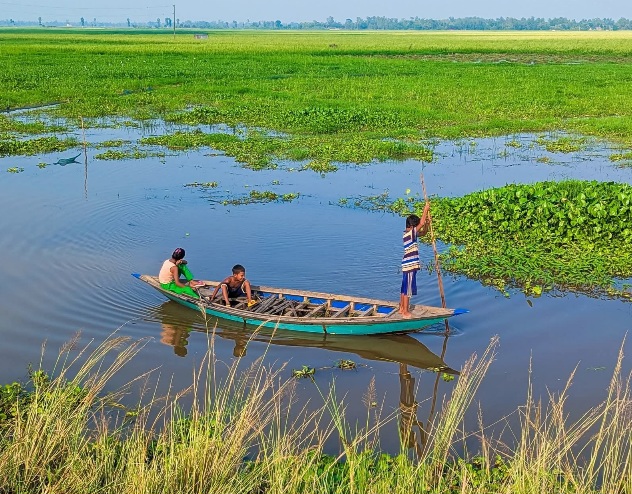 শৈশবের দিন গুলো অনেক মিস করি।