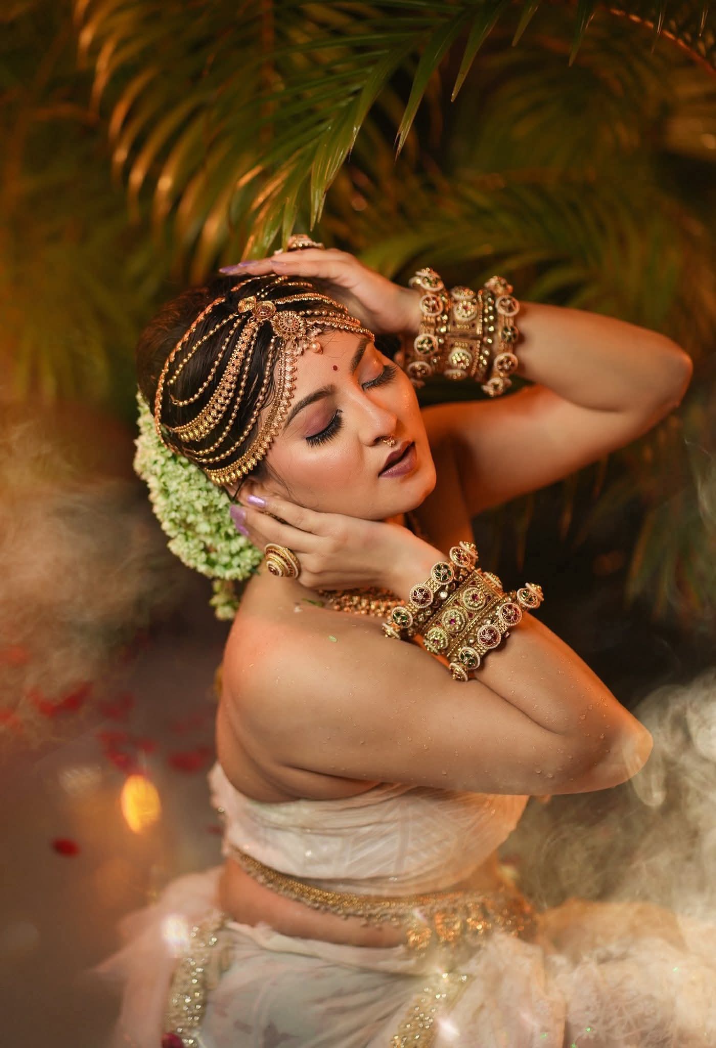 Nabanita Malakar - Indian Saree Blouse Beauty - Indian Hot Girl - Indian Blouse Lover - White Blouse Fashion