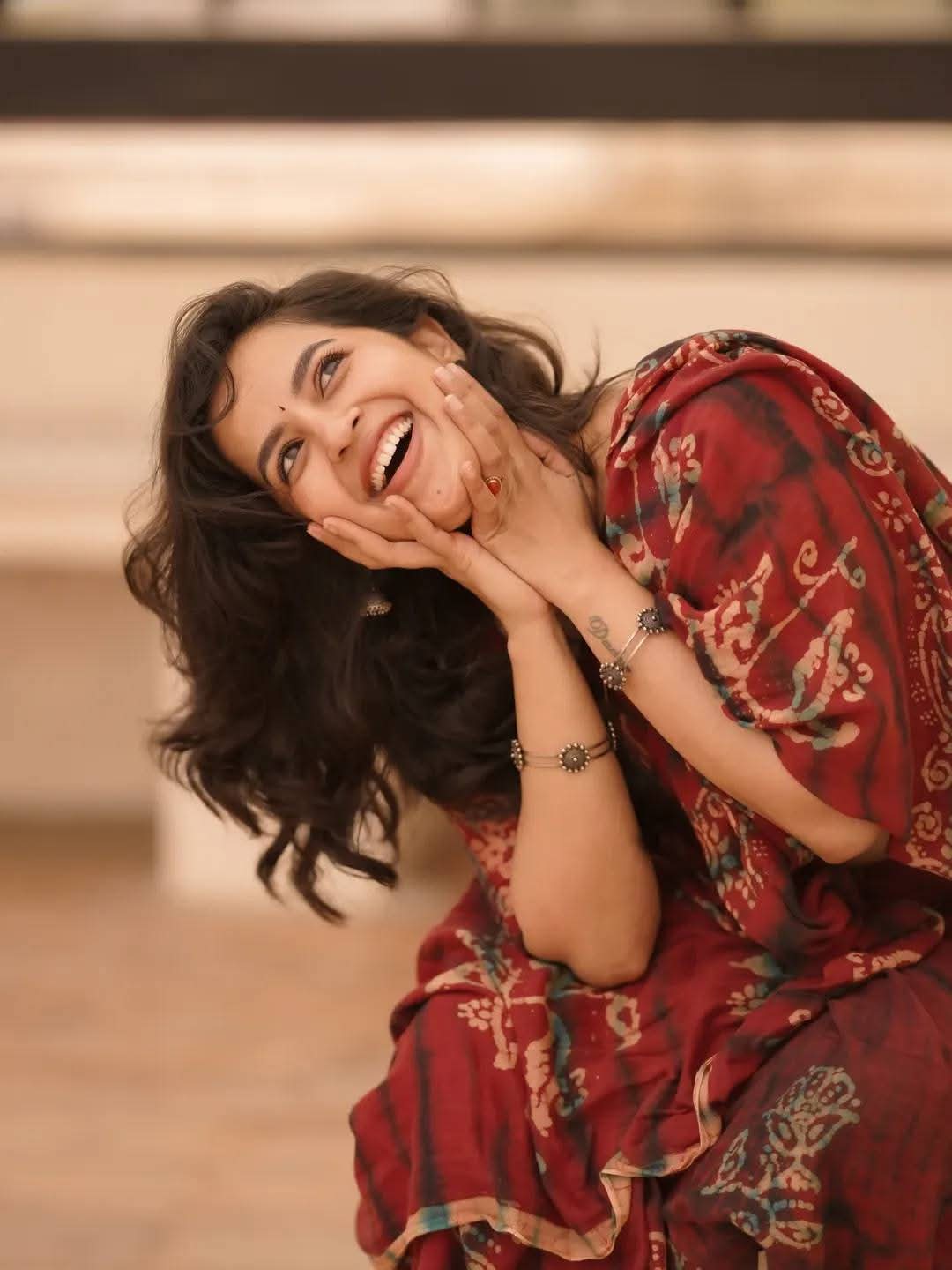 Komalee Prasad - Indian Beautiful Actor -  Indian Saree Beauty - Indian Saree Model - Indian Saree Lover - Indian Saree River - Indian Saree Sondori