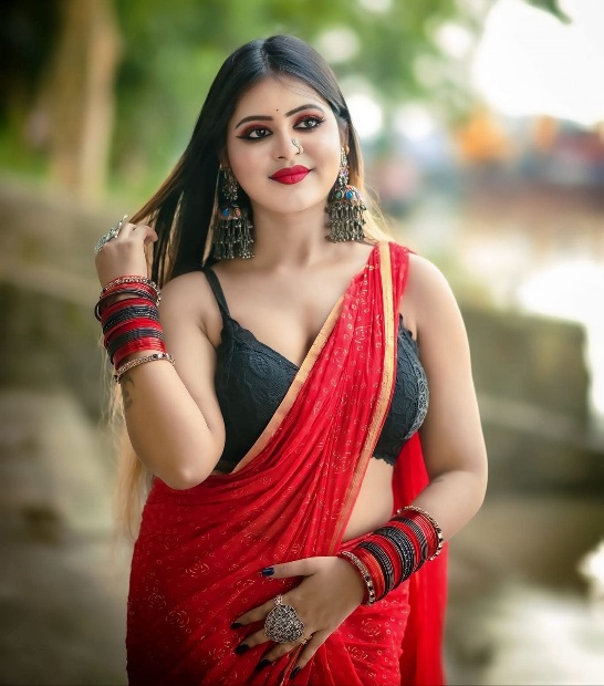 Mahiya - Indian Saree Beauty - Red Saree Beauty - Black Blouse Beauty - Indian Hot Girl - Indian Saree Model - Indian Saree Blouse Lover - Indian Saree Sondori