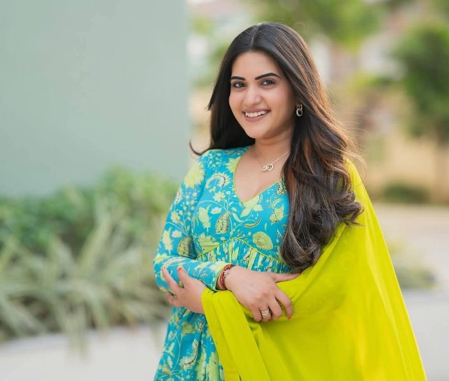 Sravanthi Chokarapu - Tamil Beautiful Actor - Tamil Beautiful Model - Indian Beauty Girl