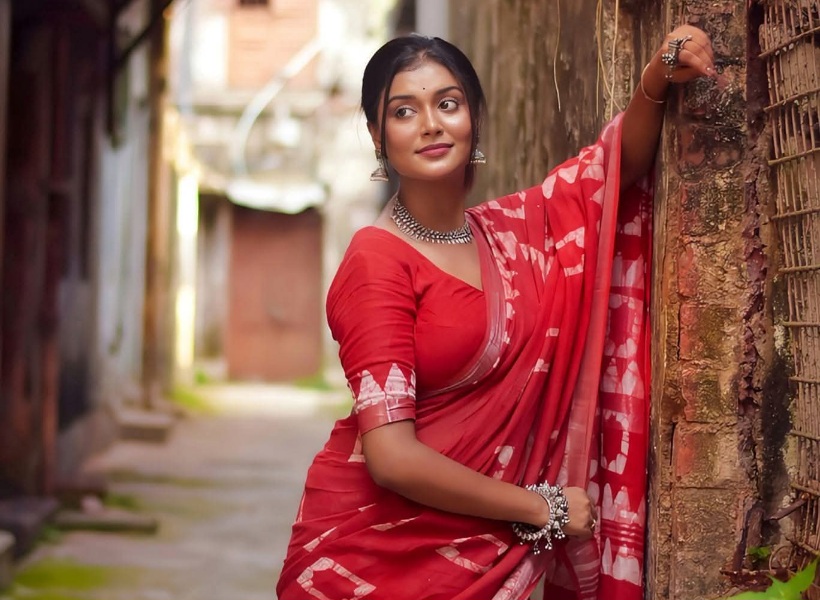 Koena Nag - Kolkata Saree Beauty - Red Saree Beauty - Red Blouse Beauty - Kolkata Saree Lover - Bongo Saree Beauty - Kolkata Saree Fashion - Kolkata Saree Sondori