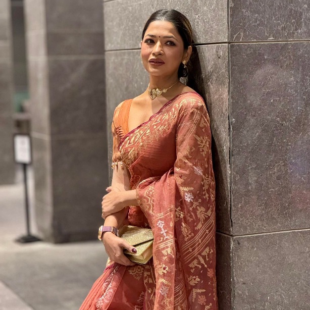 Azmeri Haque Badhon - Indian Saree Lover - Indian Saree Beauty - Indian Blouse Lover - Indian Beautiful Woman - Indian Saree Model - Indian Saree Sondori - Indian Saree Fashion