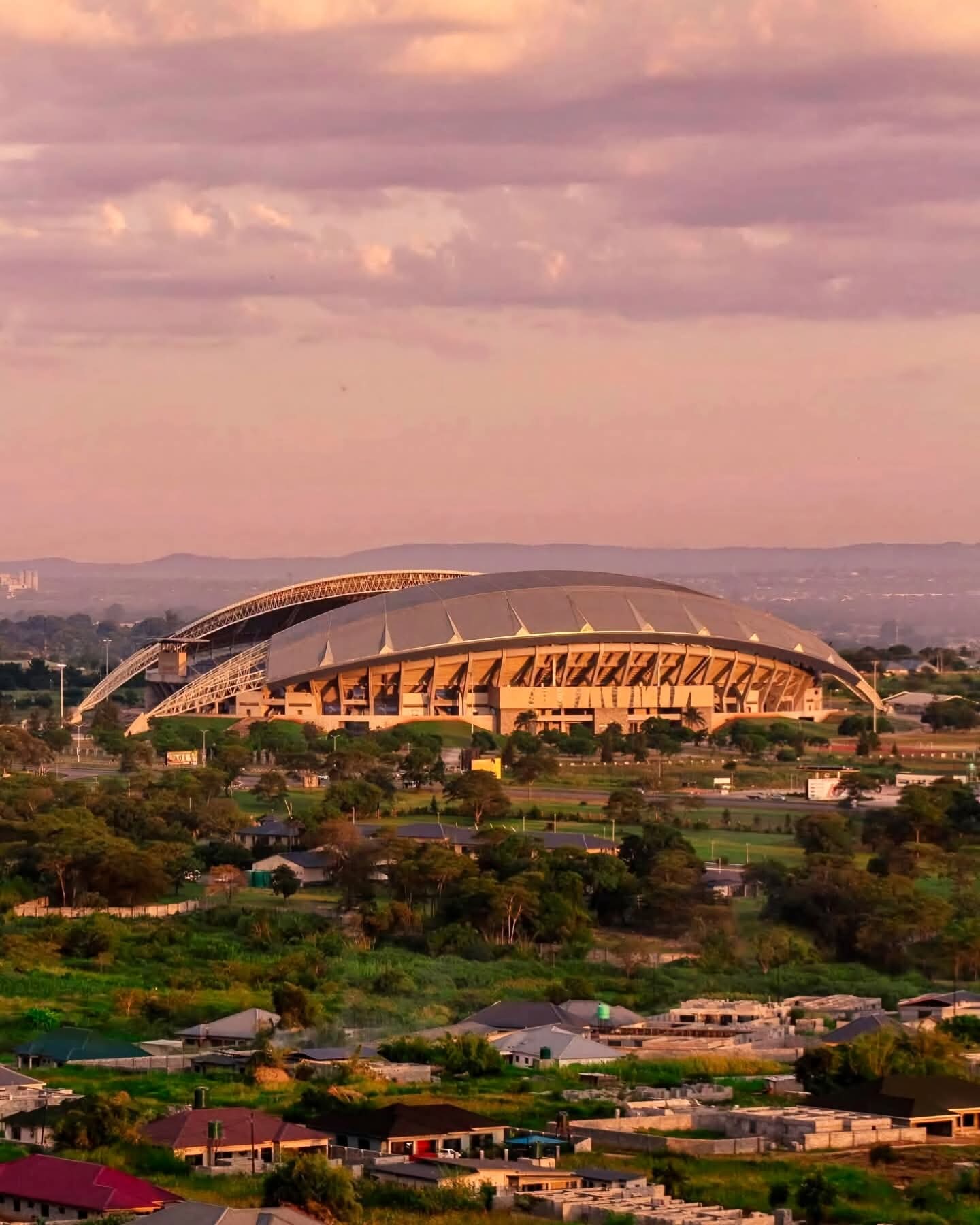 Maligne Lake In Alberta, Canada 🇨🇦