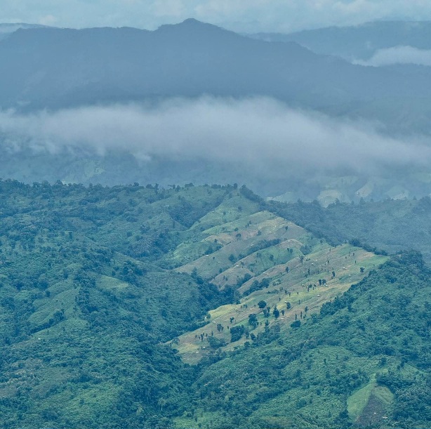 বান্দরবানের পাহাড়ের সুন্দর দৃশ্য। 😮⛰️