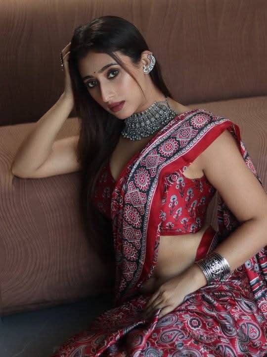 Kheyali Nath - Indian Saree Beauty - Red Blouse Lover - Red Saree Fashion - Indian Saree Model - Indian Beautiful Girl - Indian Saree Sondori