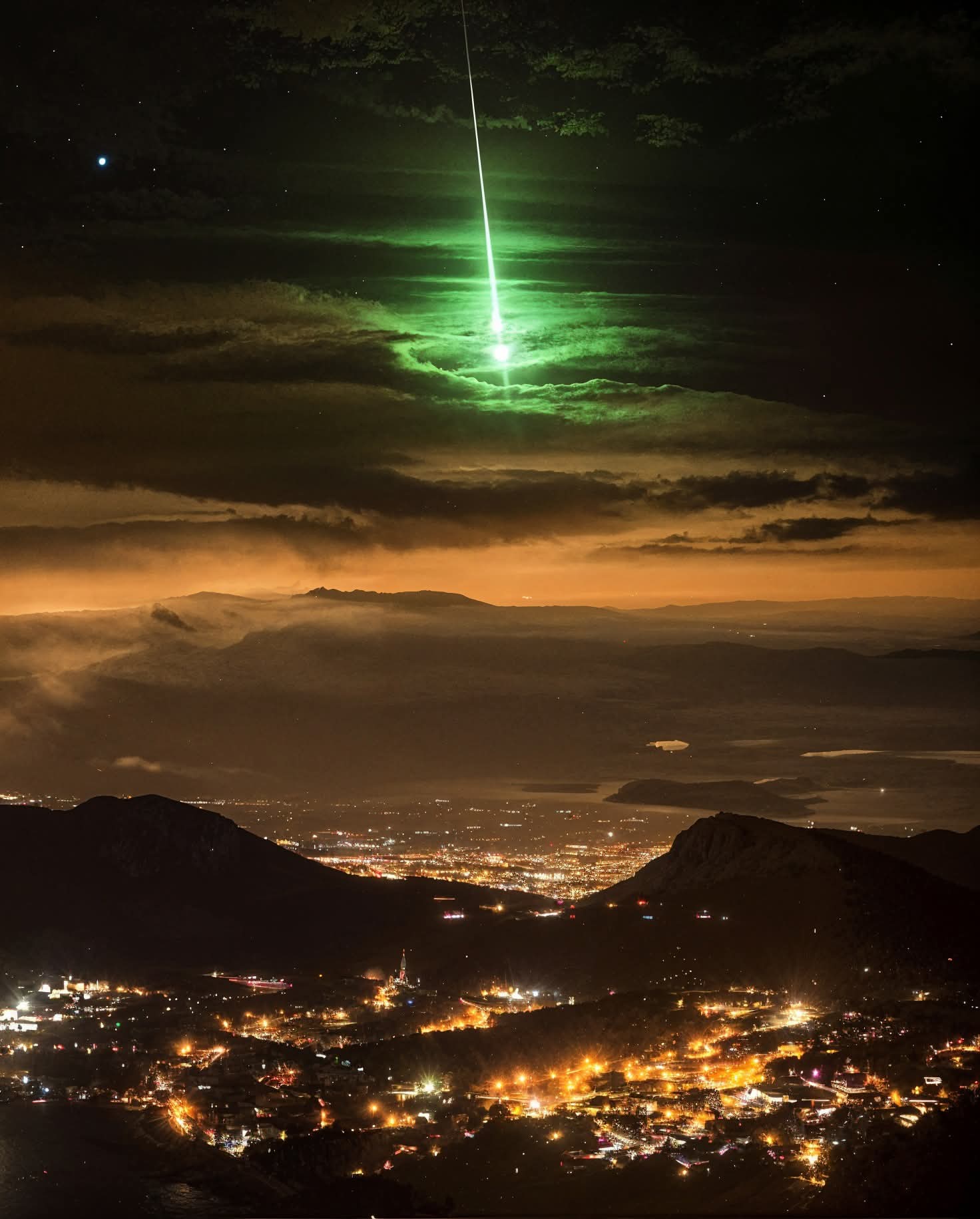 ☄️ Meteor magic at Banff Valley, Canada!
