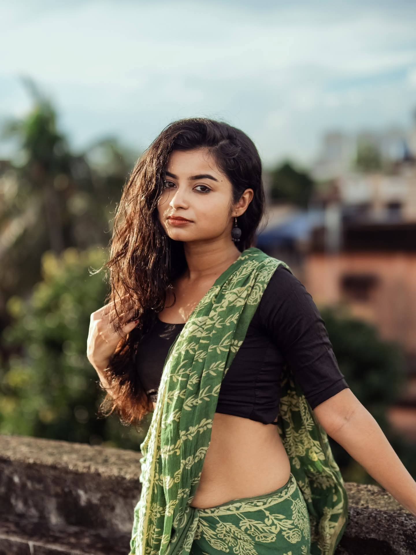 Riya Sarkar - Indian Saree Lover - Indian Saree Model - Indian Woman Photo  - Indian Saree Beauty - Black Blouse Lover - Indian Saree Style - Indian Saree Sondori - Indian Blouse Design - Indian Saree Fashion