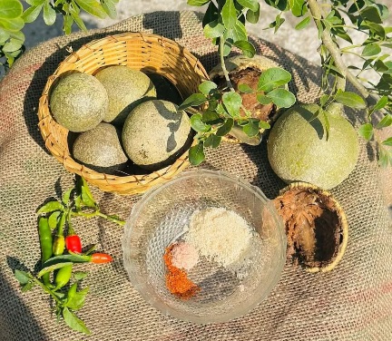 রোদ্দুরে কদবেল মাখা, খেতে ভাড়ি মজা।😋