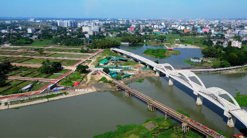 তুরাগ নদীর উপর দৃষ্টিনন্দন প্রত্যাশা সেতু।