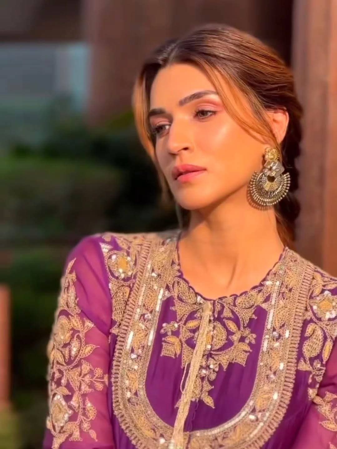 Kriti Sanon - Bollywood Beautiful Actor - Bollywood Leady Model - Kriti Sanon Photo