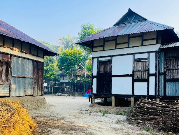 বিক্রমপুরের টিনের ঘরের সুন্দর দৃশ্য।
ব্রাহ্মণখোলা, তন্তর, শ্রীনগর, মুন্সীগঞ্জ, বাংলাদেশ।
#গ্রাম #ঘর #গ্রামবাংলা #মুন্সীগঞ্জ #বিক্রমপুর