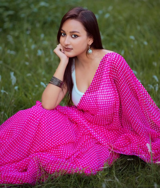 Arna Ghosh - Indian Saree Beauty - Indian Saree Sondori - Indian Sexy Girl Photo - White Blouse Beauty - Indian Hot Woman Photo - Indian Blouse Style - Indian Saree Blouse Lover - Indian Saree Model - Indian Saree River