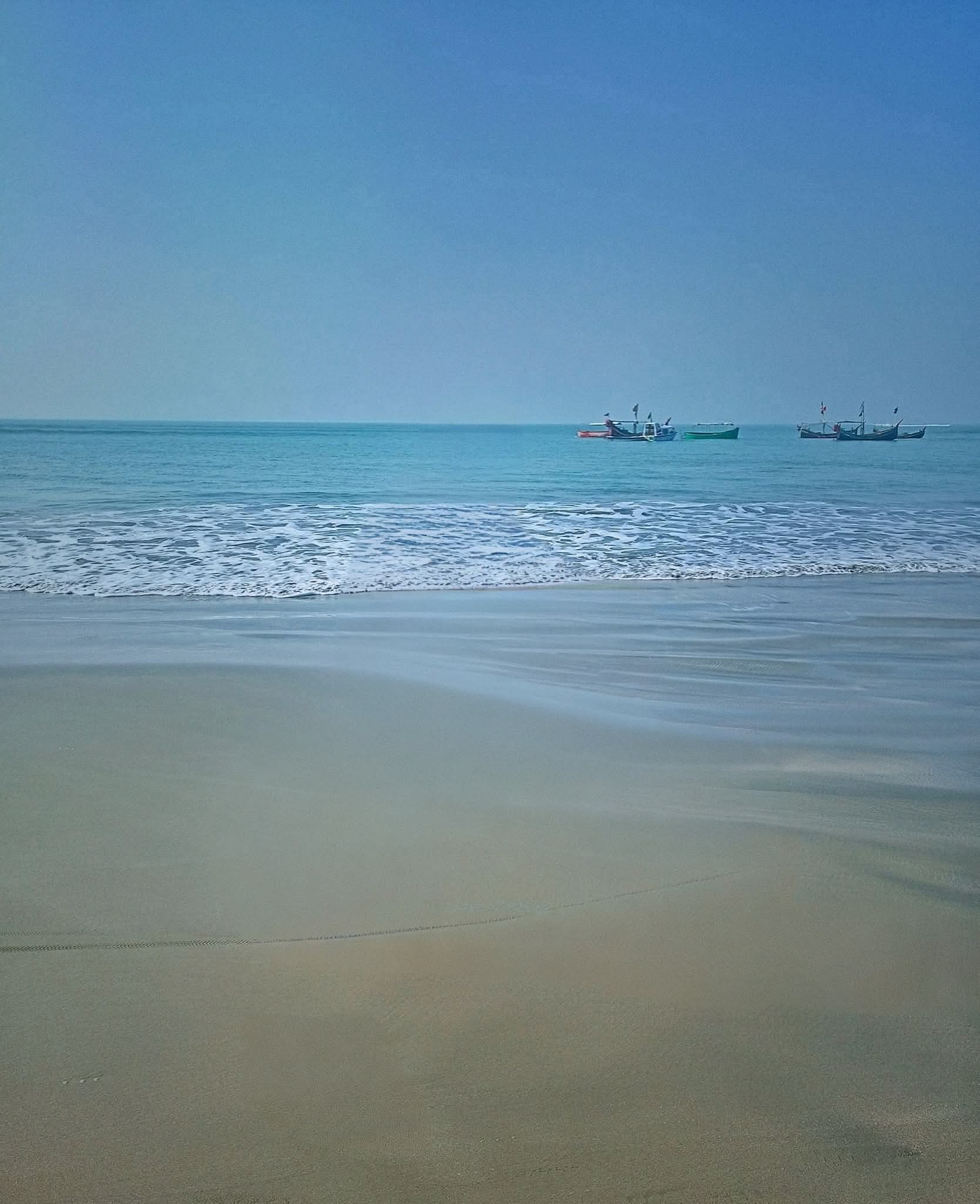 সেন্টমার্টিনের নীল জলরাশি সুন্দর ছবি। সেন্টমার্টিনের সুন্দর ছবি। সেন্টমার্টিনের সমুদ্র সৈকতে সুন্দর ছবি।