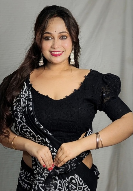 Priyanka Sur - West Bengal Saree Beauty - West Bengal Saree Model - Black Saree Blouse Lover - West Bengal Saree Blouse Fashion - West Bengal Blouse Design - West Bengal Saree Style