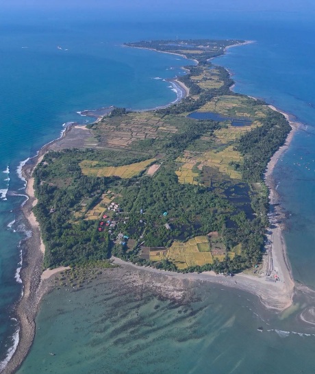 আকাশ হতে দেখা পুরো সেন্টমার্টিনের সুন্দর দৃশ্য। পাখির চৌখে সেন্টমার্টিনের সুন্দর দৃশ্য।