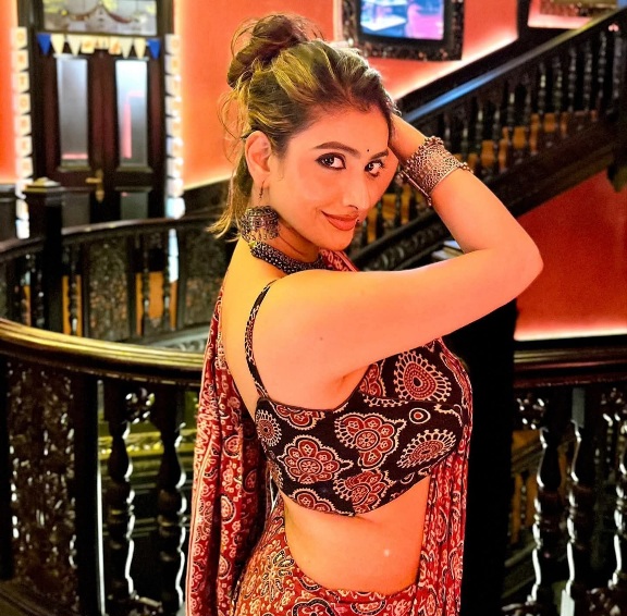 Sanchari Roy - West Bengal Saree Beauty - West Bengal Hot Saree Model - Red Saree Lover - Black Blouse Lover - West Bengal Hot Girl Photo - West Bengal Saree Blouse Fashion - West Bengal Blouse Design - West Bengal Saree Blouse Style