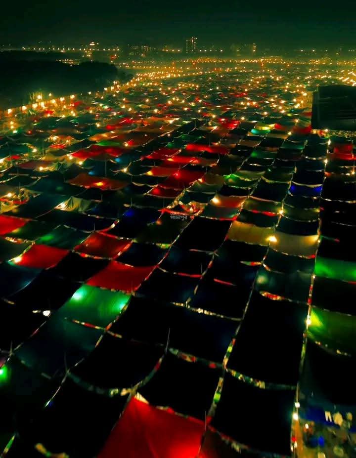 বিশ্ব ইজতেমার রাতের মাঠ!🤔
আহ কি সুন্দর!🤗