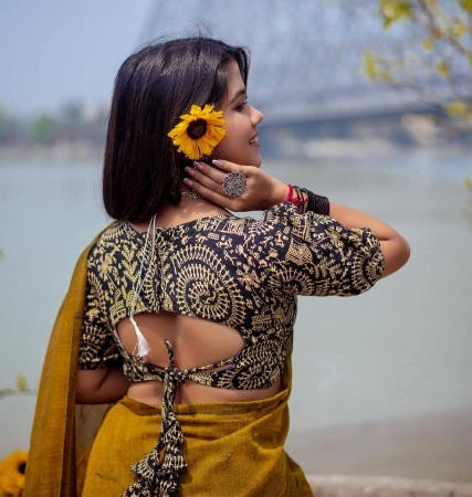 Eshita - Kolkata Saree Blouse Model - Kolkata Backless Blouse Design - Kolkata Blouse Fashion - Kolkata Olive Saree Sondori - Kolkata Black Blouse Beauty - Kolkata Backless Blouse Fashion - Kolkata Hot Woman Photo - Black Blouse Lover - Kolkata Blouse Style - Kolkata Saree Beauties