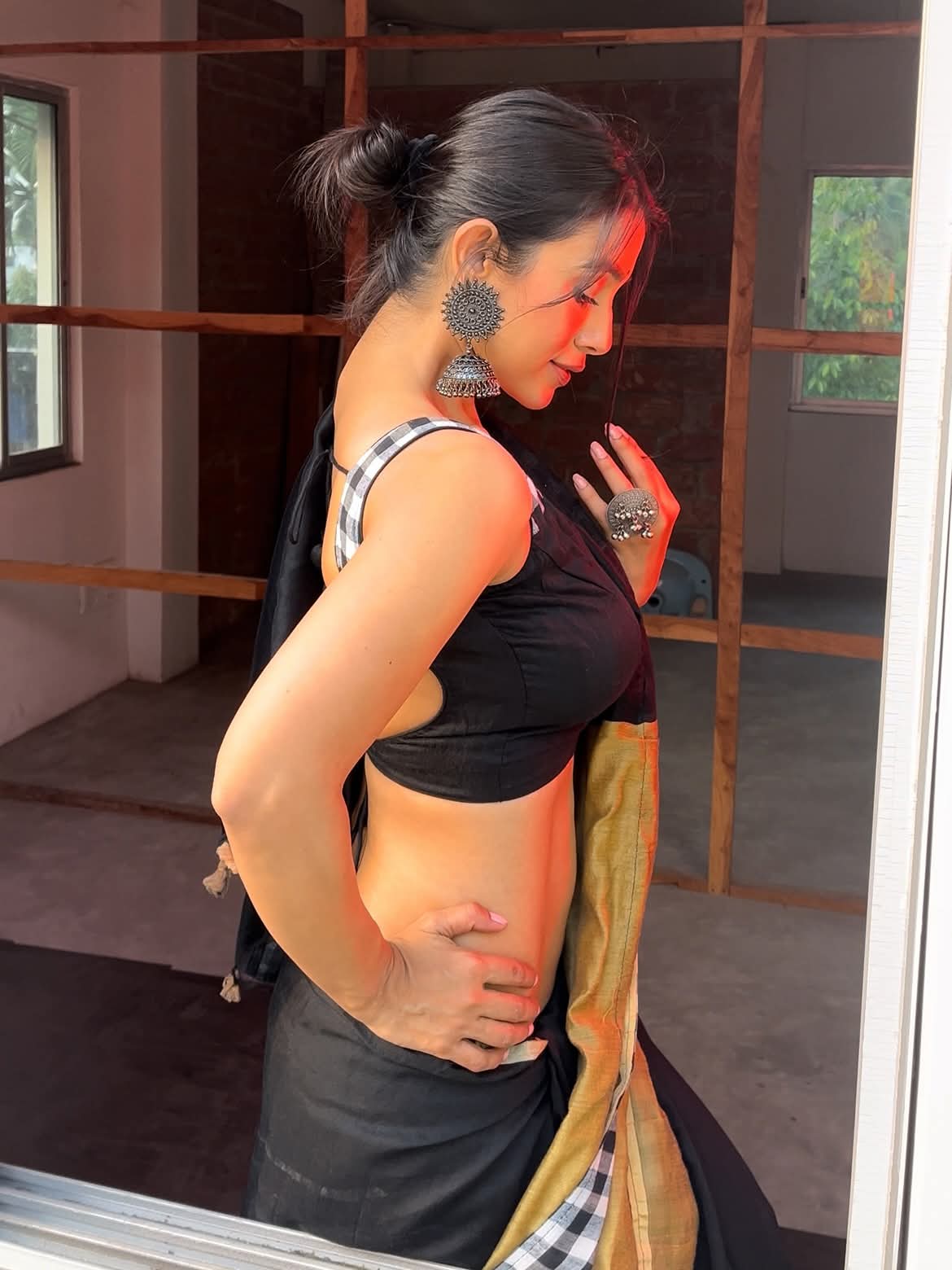 Srabanti Banerjee - Kolkata Saree Model - Kolkata Saree Beauty - Kolkata Saree Shoot - Kolkata Hot Girl Photo - Kolkata Blouse Design - White Blouse Lover - Indian Saree Style - Black Saree Lover - Kolkata Blouse Style - Kolkata Saree Sondori - Kolkata Saree Lover - Kolkata Saree Photoshoot