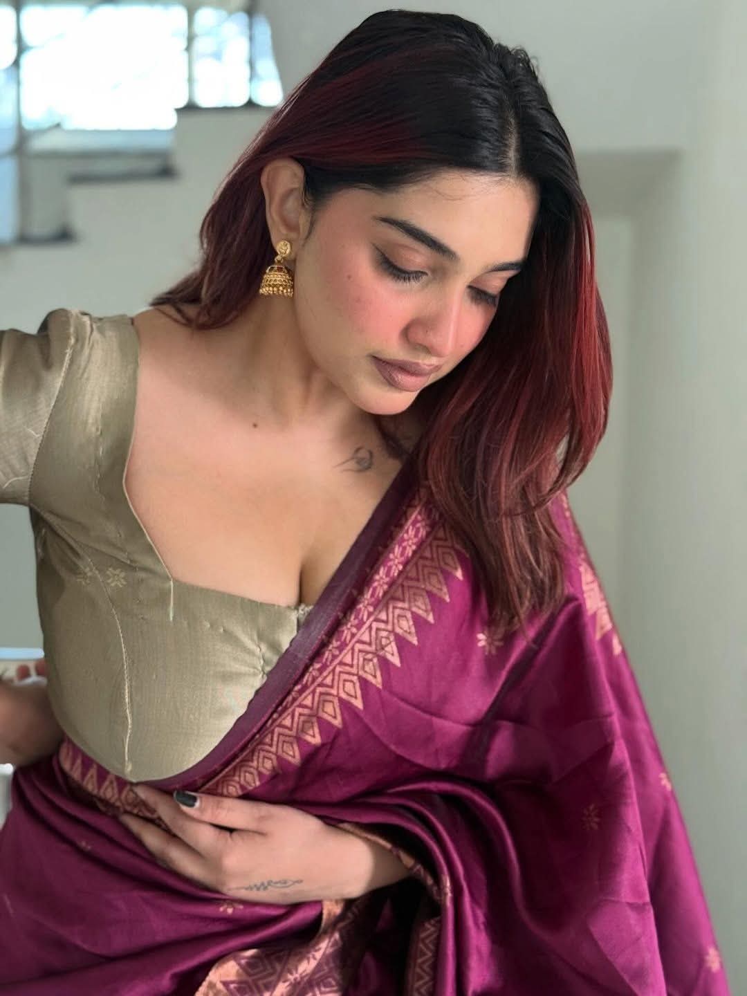 Suzanne Sharon - Indian Saree Lover - Indian Blouse Lover - Indian Blouse Fashion - Indian Saree Sondori - Indian Hot Woman Photo - Indian Saree Shoot - Indian Saree Blouse Fashion - Indian Red Blouse Design - Indian Saree Blouse Style - Indian Saree Photoshoot