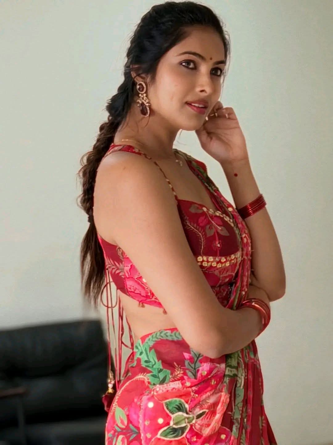Divi Vadthya - Telugu Saree Fashion - Telugu Saree Look - Telugu Saree Beauty - Telugu Saree Shoot - Telugu Saree River - Telugu Saree Model - Telugu Saree Sondori - Telugu Saree Lover - Telugu Saree Photoshoot - Telugu Saree Lover - Telugu Saree Style