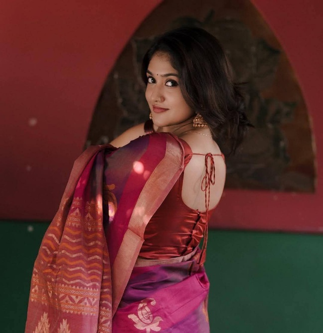 Kalyani Anil - Indian Saree Fashion - Indian Saree Look - Indian Saree Beauty - Indian Saree Shoot - Indian Saree River - Indian Saree Model - Indian Saree Sondori - Indian Saree Lover - Indian Saree Photoshoot - Indian Saree Lover - Indian Saree Style