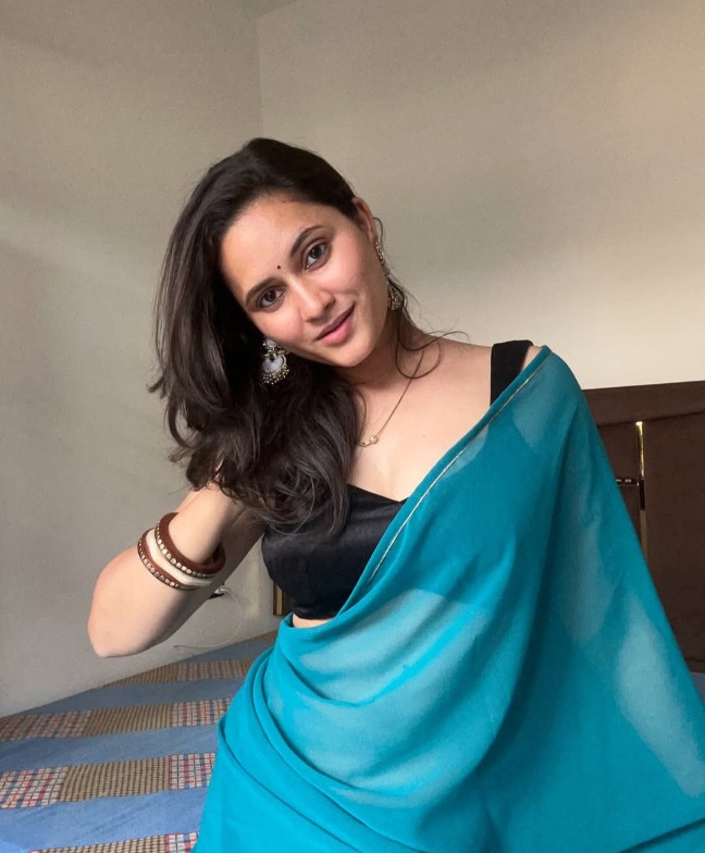 Dolly Vaswani - Indian Saree Fashion - Indian Saree Look - Indian Saree Beauty - Indian Saree Shoot - Indian Saree River - Indian Saree Model - Indian Saree Sondori - Indian Saree Lover - Indian Saree Photoshoot - Indian Saree Lover - Indian Saree Style