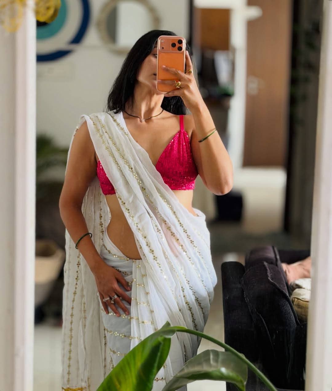 Bhaweeka - Indian White Saree Red Blouse Fashion - Indian Saree Look - Indian Saree Beauty - Indian Saree Shoot - Indian Saree River - Indian Saree Model - Indian Saree Sondori - Indian Saree Lover - Indian Saree Photoshoot - Indian Saree Lover - Indian Saree Fashion