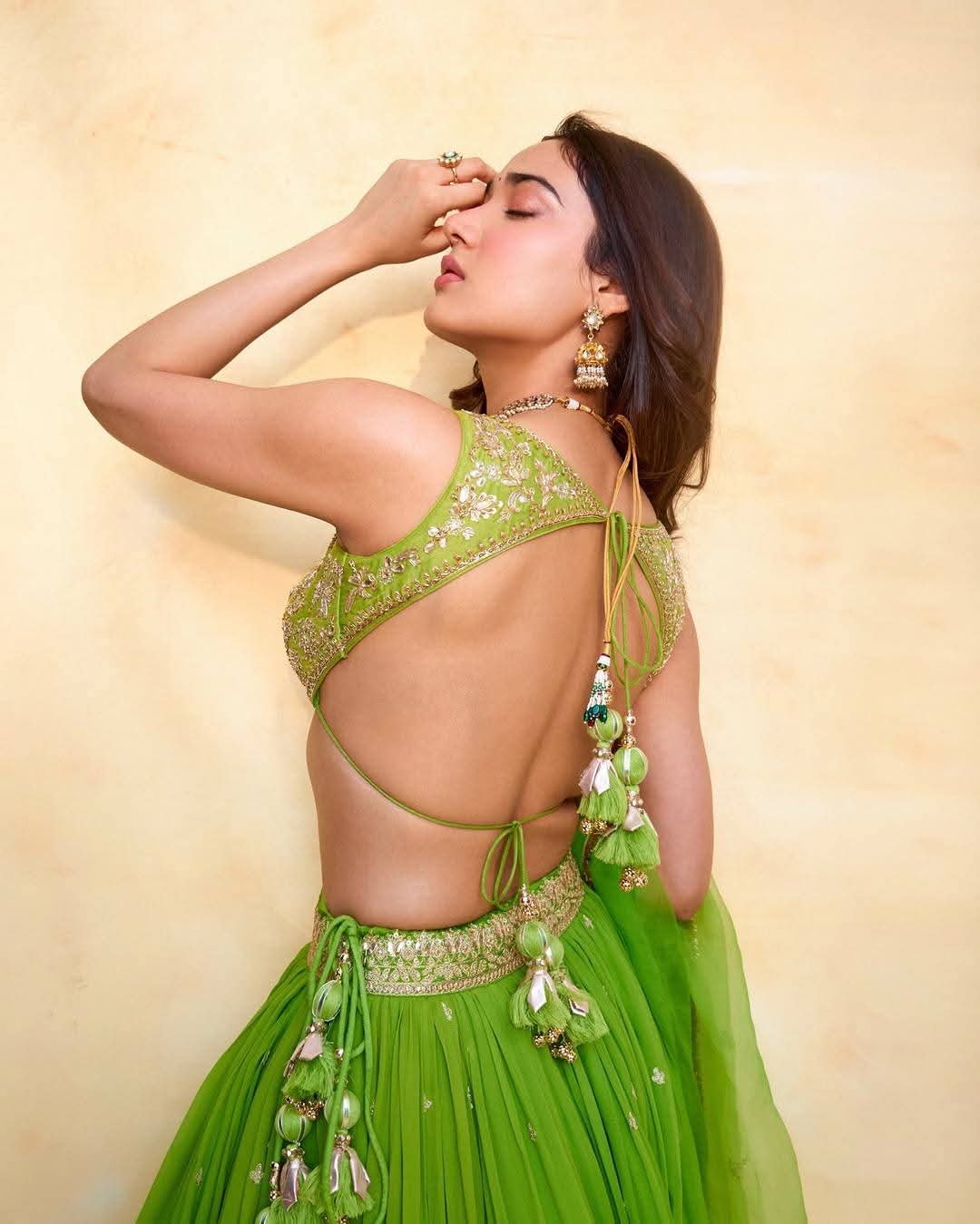 Medha Shankr - Indian Backless Saree Blouse Beauty - Indian Saree Blouse Model - Indian Backless Saree Blouse Lover - Indian Hot Leady Photo - Indian Saree Shoot - Indian Backless Saree Blouse Fashion - Indian Blouse Design - Indian Saree River - Indian Saree Sondori - Indian Saree Blouse Style - Indian Saree Blouse Photoshoot
#MedhaShankr