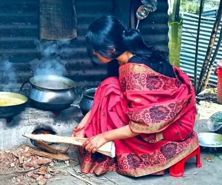 এই রকম একটা বউ পাওয়ার স্বপ্ন সব ছেলেরাই দেখে!😃💝🥀
