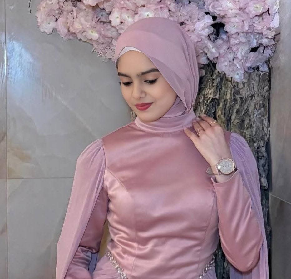Sahina Khan - Indian Hijab Queen - Indian Hijab Fashion - Indian Hijab Model - Indian Hijab Lover - Indian Hijab Beauty - Indian Hijab Style - Indian Hijab Beauty
#hijabqueen #hijab #photo #Assalamualaikum #Alhamdulillah #photographer #photoshoot
 #hijabfashion #goodevening