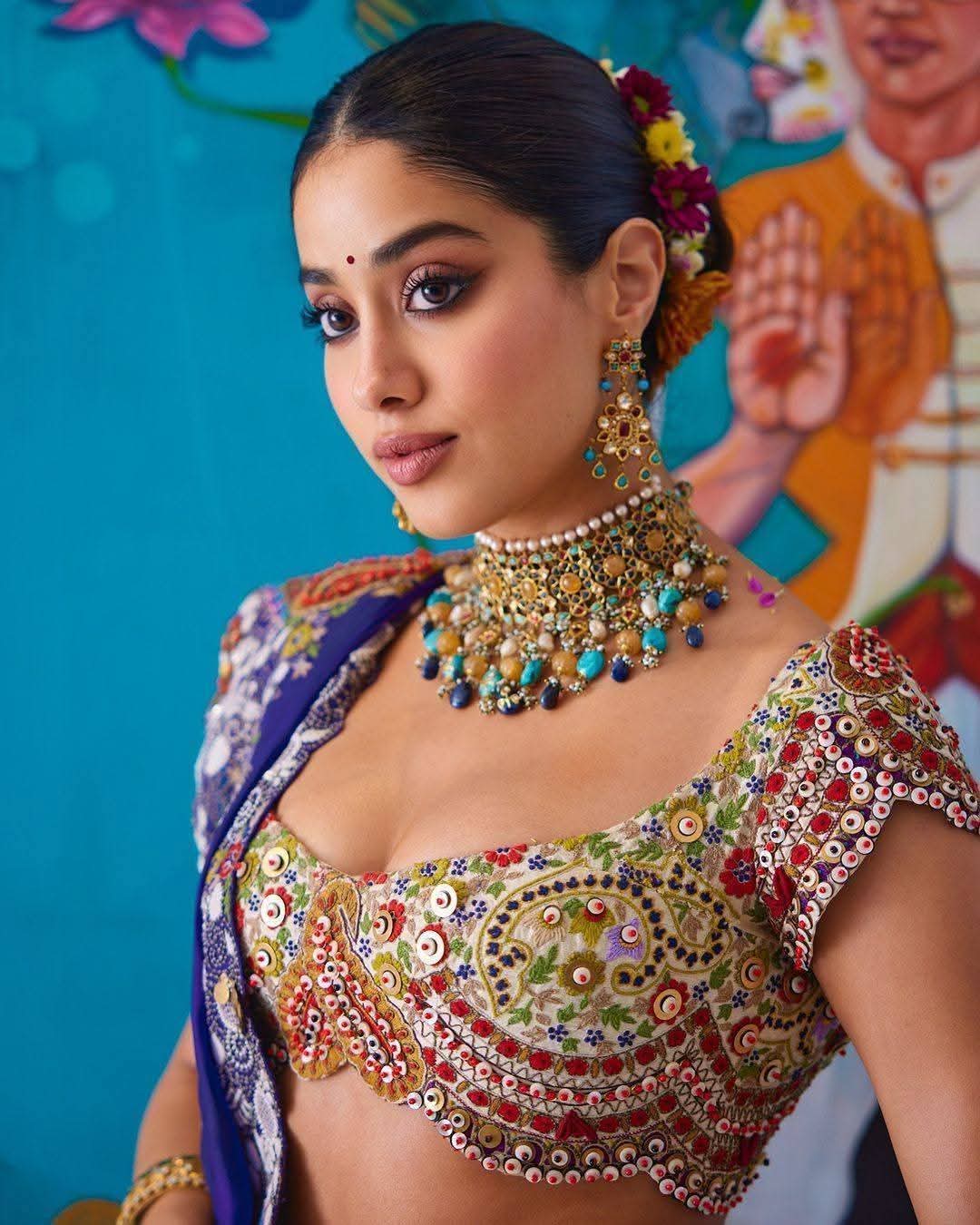 Janhvi Kapoor - Bollywood Saree Blouse Sondori - Bollywood Saree Blouse Beauty - Bollywood Saree Blouse Model - Bollywood Saree Blouse Lover - Bollywood Hot Actor Photo - Bollywood Saree Blouse Shoot - Bollywood Saree Blouse Fashion - Bollywood Blouse Design - Bollywood Saree River - Indian Saree Blouse Look - Bollywood Saree Blouse Style - Bollywood Saree Blouse Photoshoot
#janhvikapoor #janhvi #actresses #bollywood #tollywood #diva #photography #viralpost